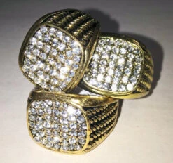 Chunky Gem Pimp Ring Gold | 1970s | Glasses And Sunglasses