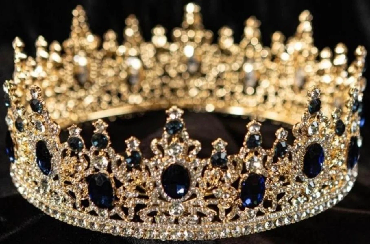 Gold Kings Crown Black And Clear Gems | Crowns And Tiaras | Crowns And Tiaras 1 Gold Kings Crown Black And Clear Gems | Crowns And Tiaras | Crowns And Tiaras